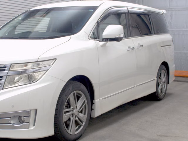 NISSAN ELGRAND