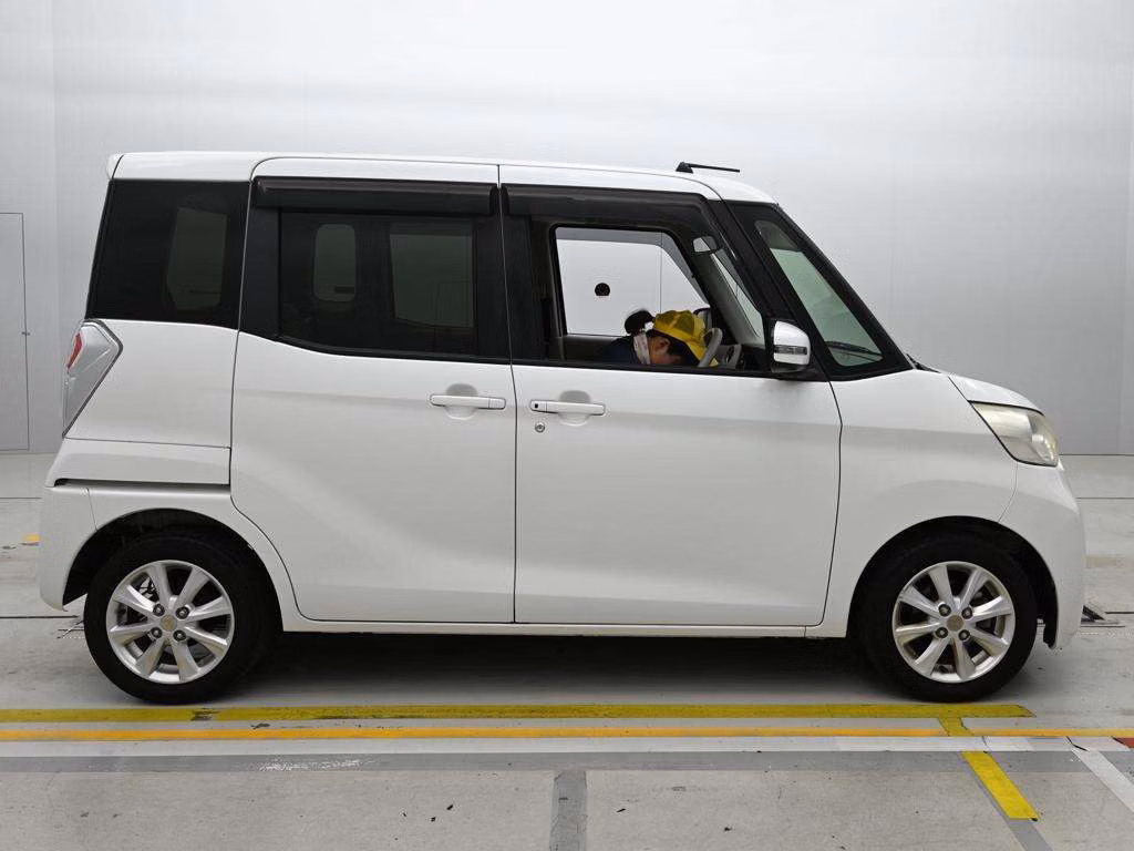 MITSUBISHI EK SPACE