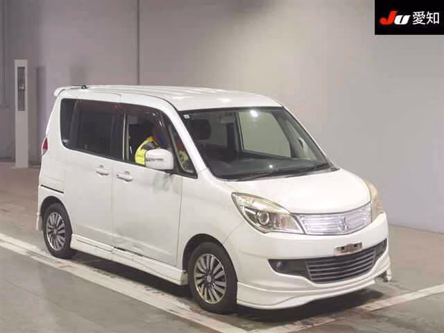 MITSUBISHI DELICA D:2