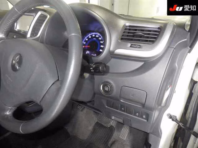 MITSUBISHI DELICA D:2