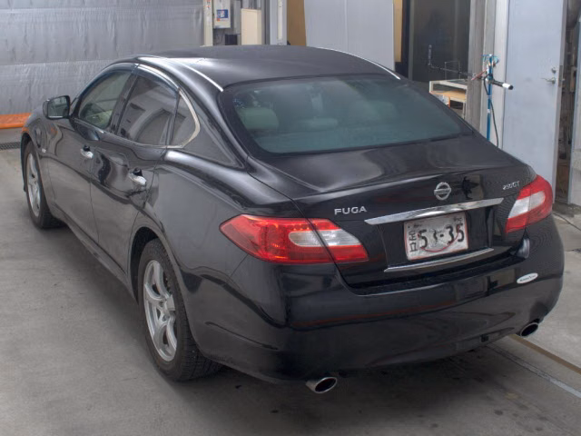NISSAN FUGA