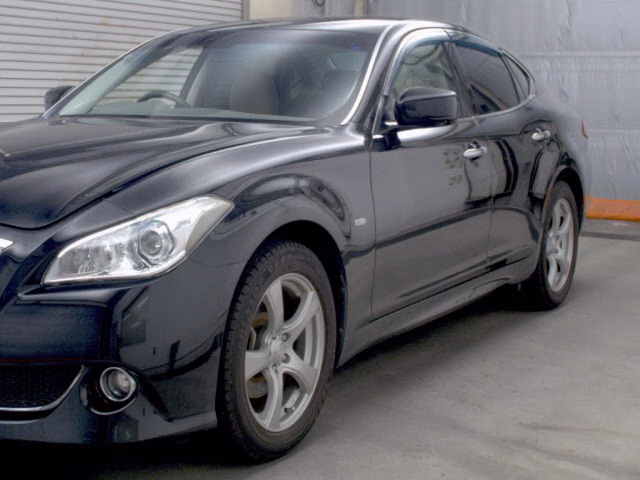 NISSAN FUGA
