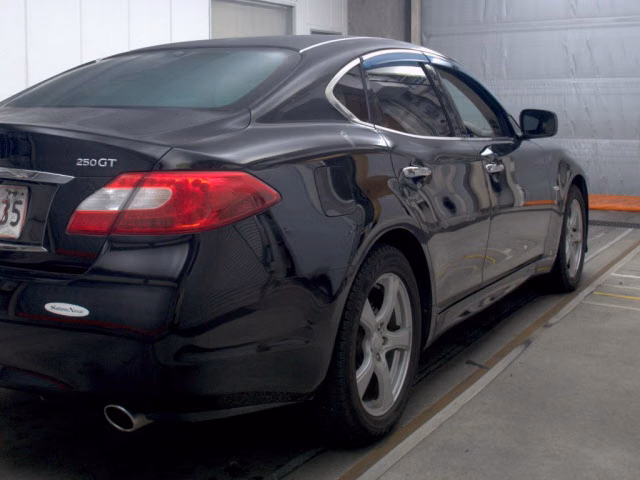 NISSAN FUGA