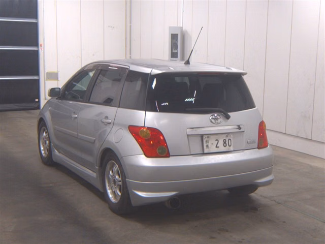 TOYOTA IST
