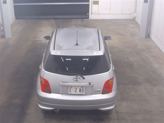TOYOTA IST