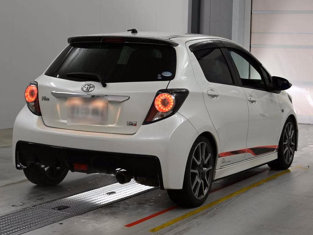 TOYOTA VITZ