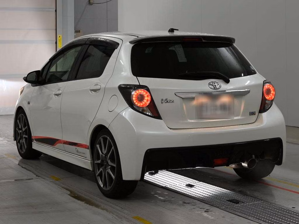 TOYOTA VITZ