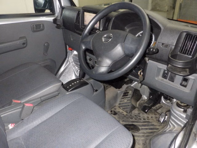 NISSAN NV100 CLIPPER