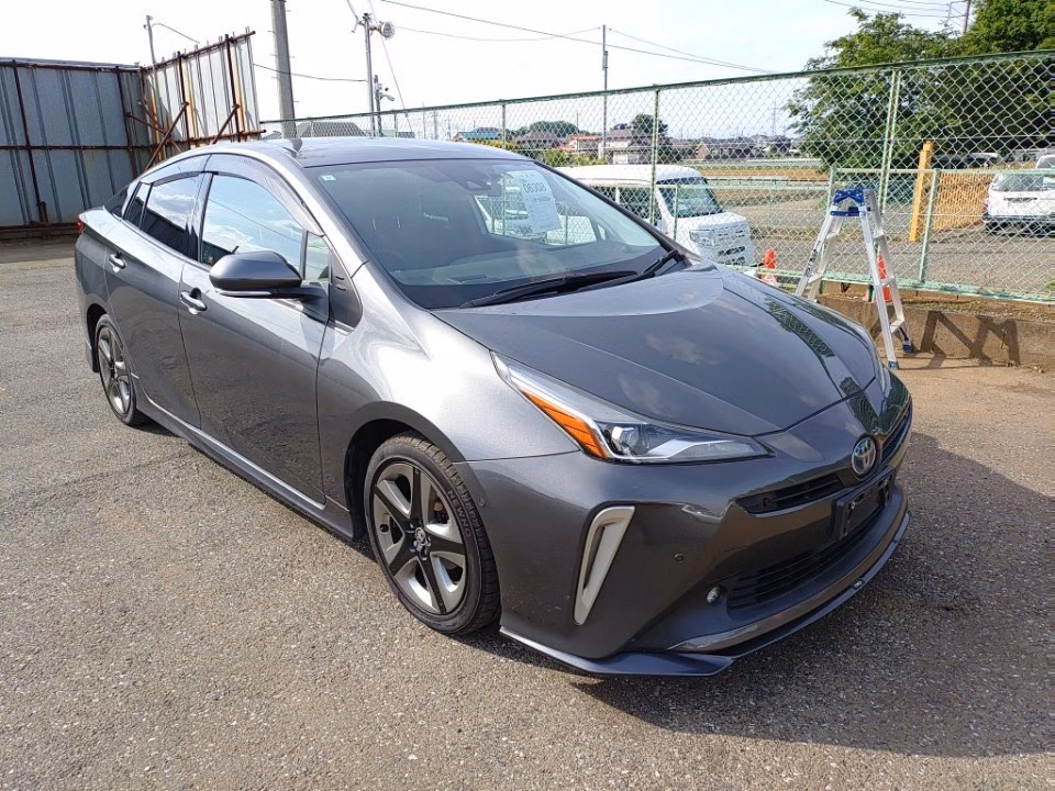TOYOTA PRIUS