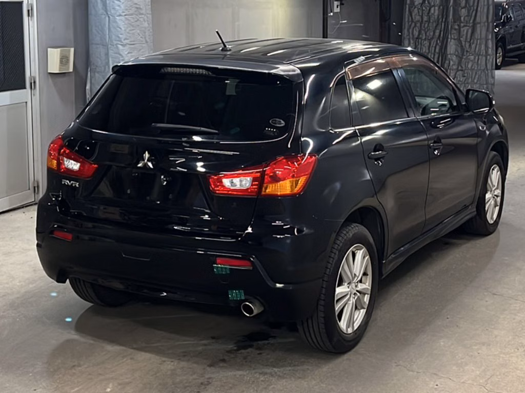 MITSUBISHI RVR