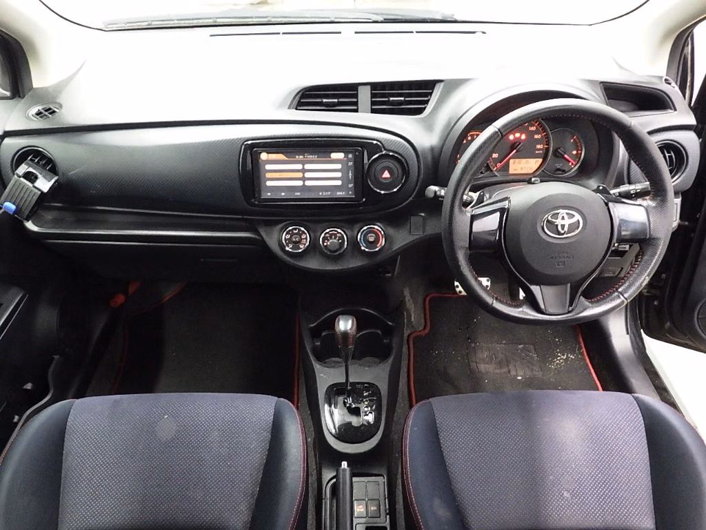 TOYOTA VITZ