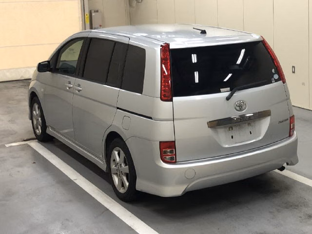 TOYOTA ISIS