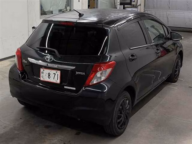 TOYOTA VITZ