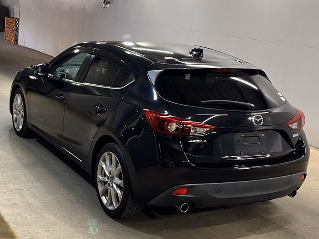 MAZDA AXELA