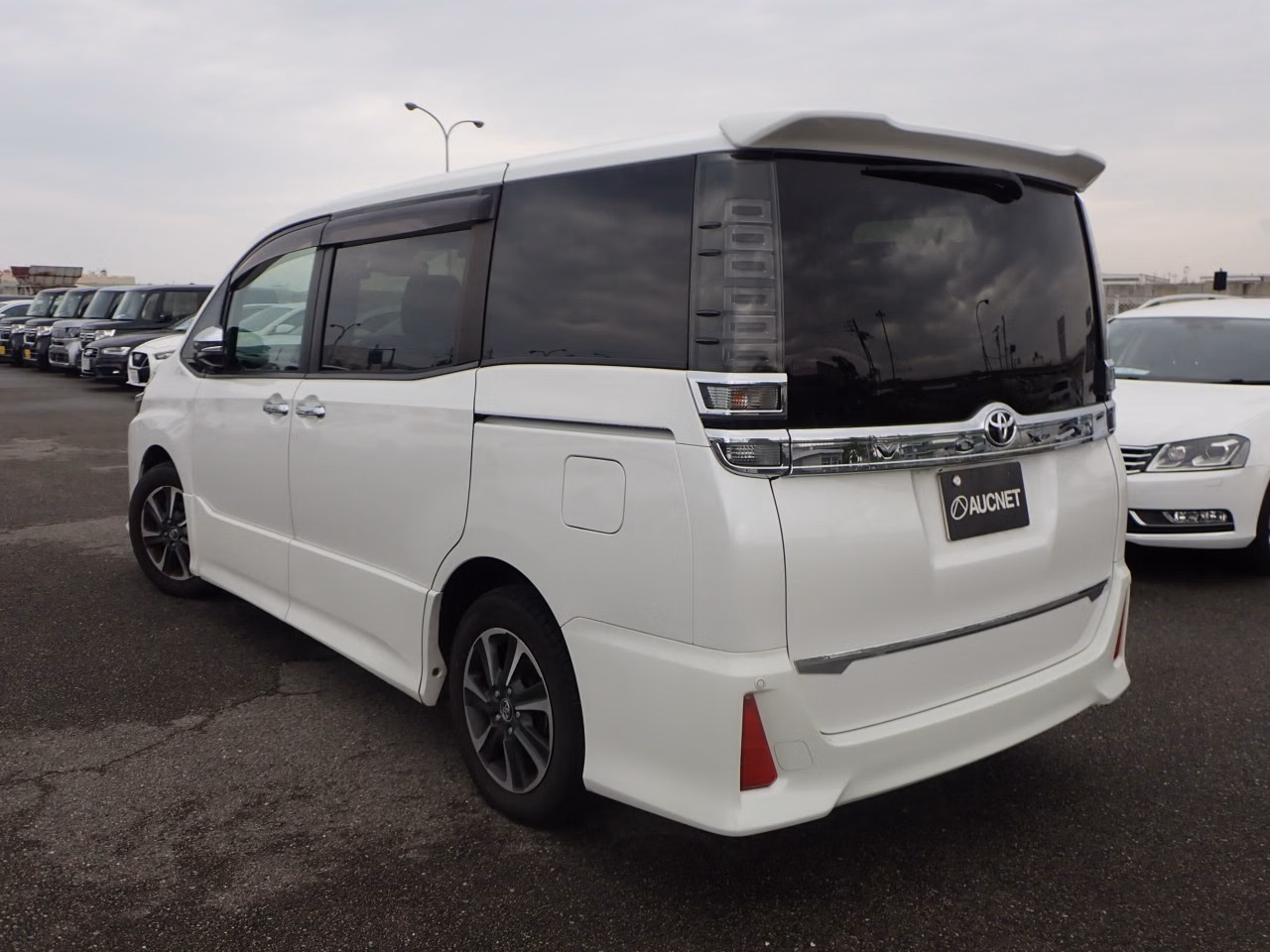 TOYOTA VOXY