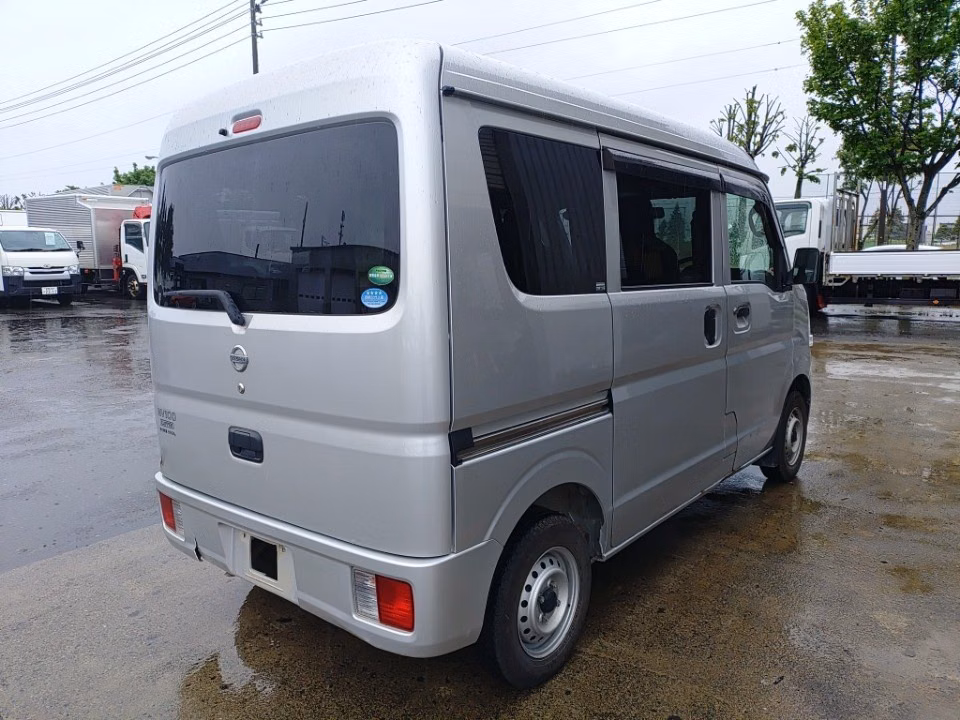 NISSAN NV100 CLIPPER