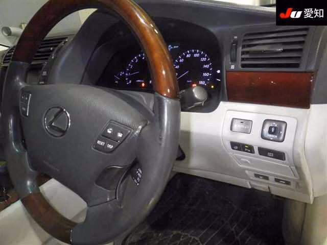 LEXUS LS460