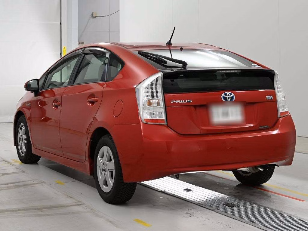TOYOTA PRIUS