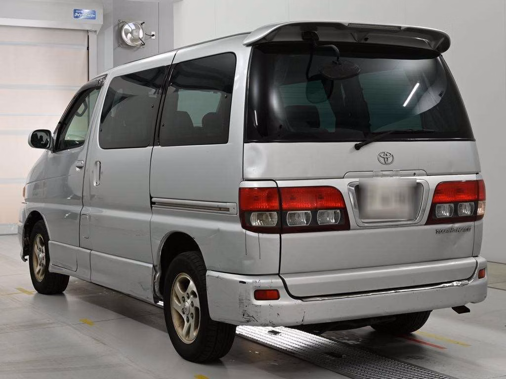 TOYOTA TOURING HIACE