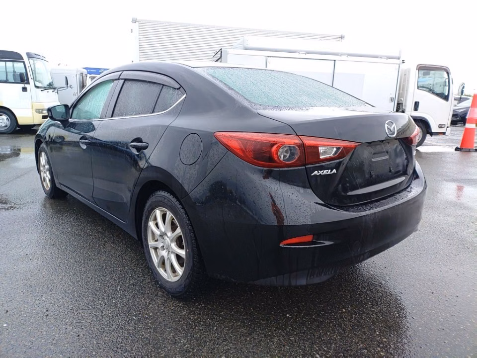 MAZDA AXELA