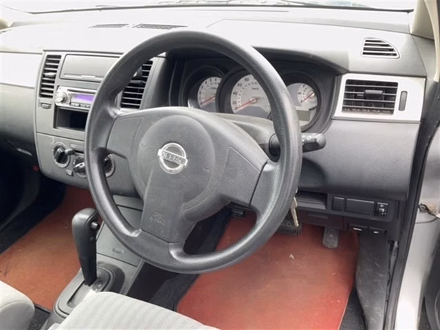 NISSAN TIIDA LATIO