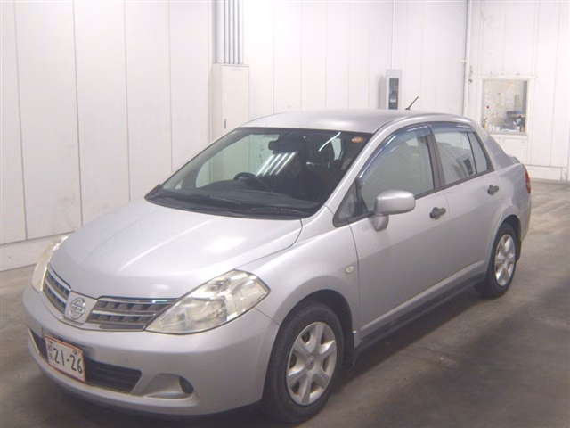 NISSAN TIIDA LATIO