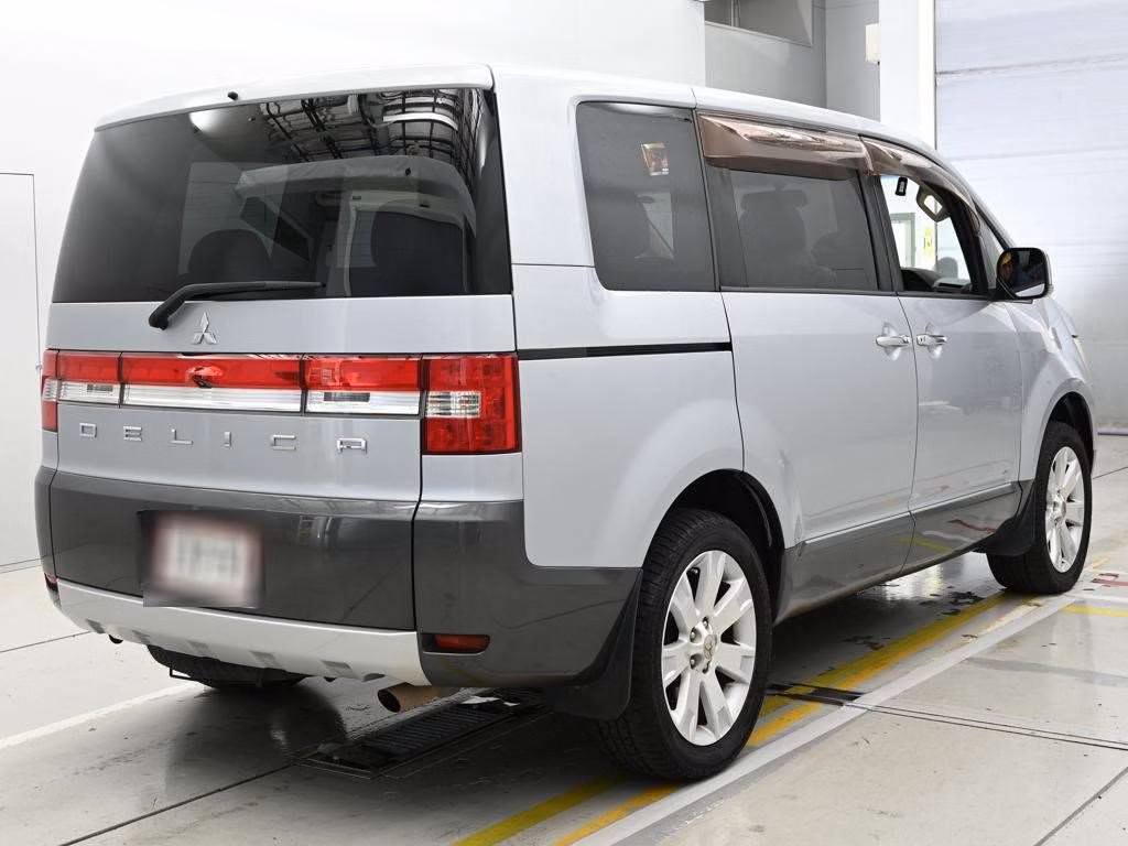 MITSUBISHI DELICA D:5