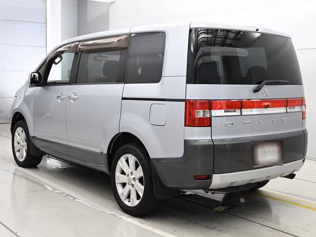 MITSUBISHI DELICA D:5