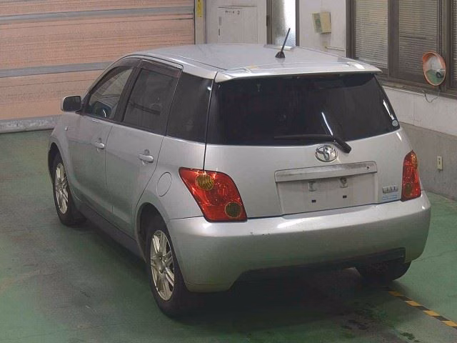 TOYOTA IST