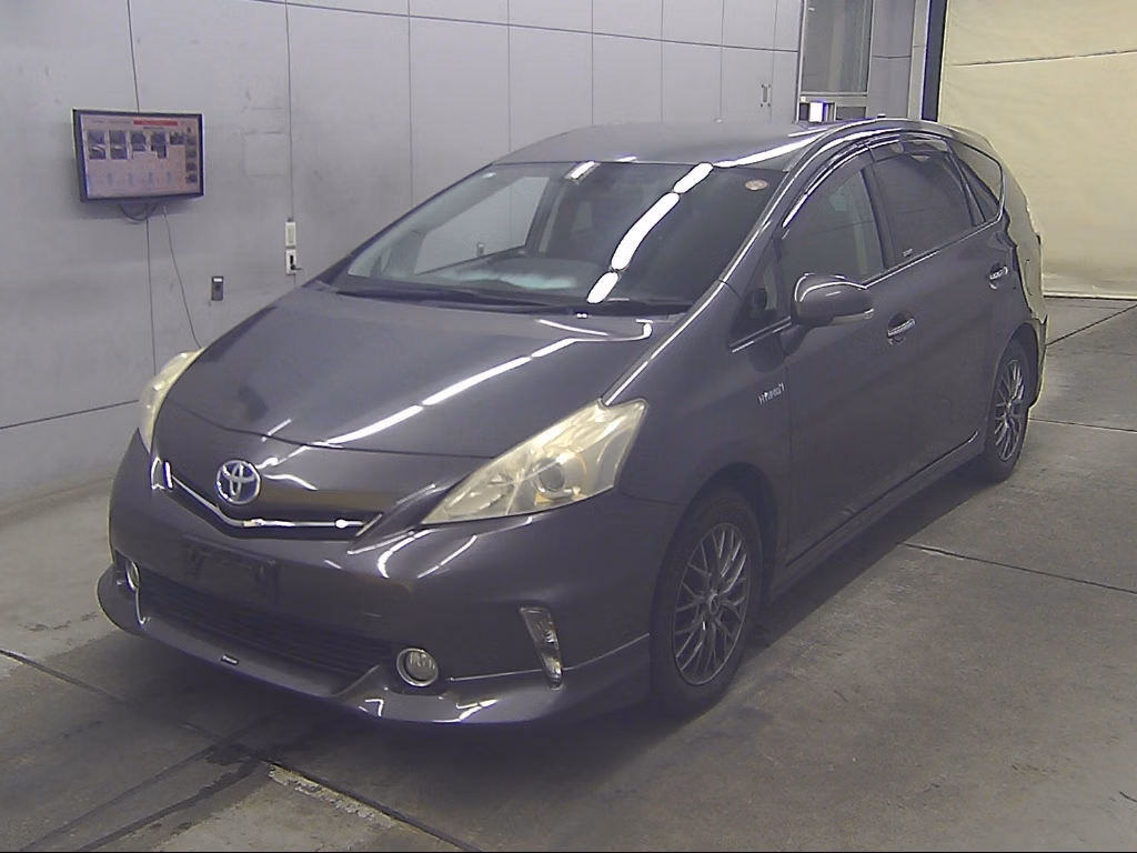 TOYOTA PRIUS ALPHA