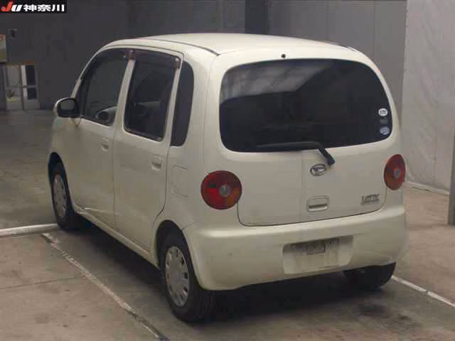 DAIHATSU MOVE LATTE