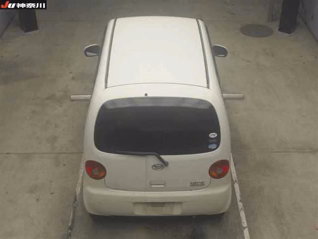 DAIHATSU MOVE LATTE