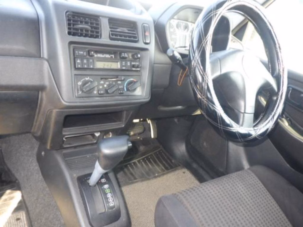 MITSUBISHI PAJERO MINI