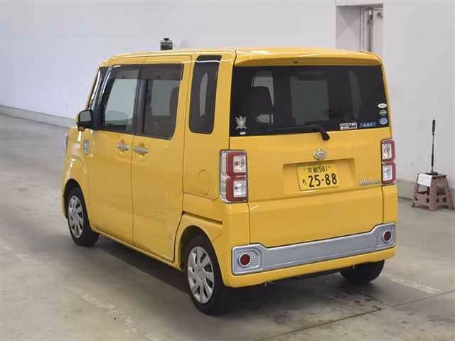 DAIHATSU WAKE