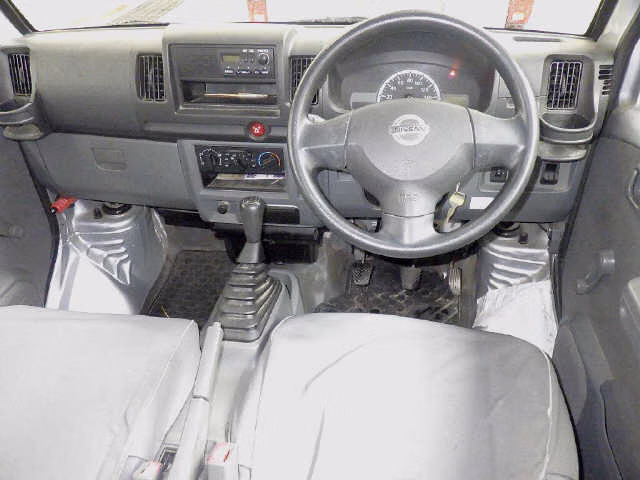 NISSAN NV100 CLIPPER