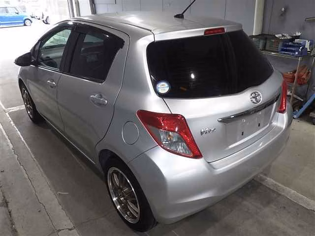 TOYOTA VITZ