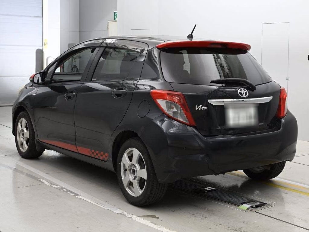 TOYOTA VITZ