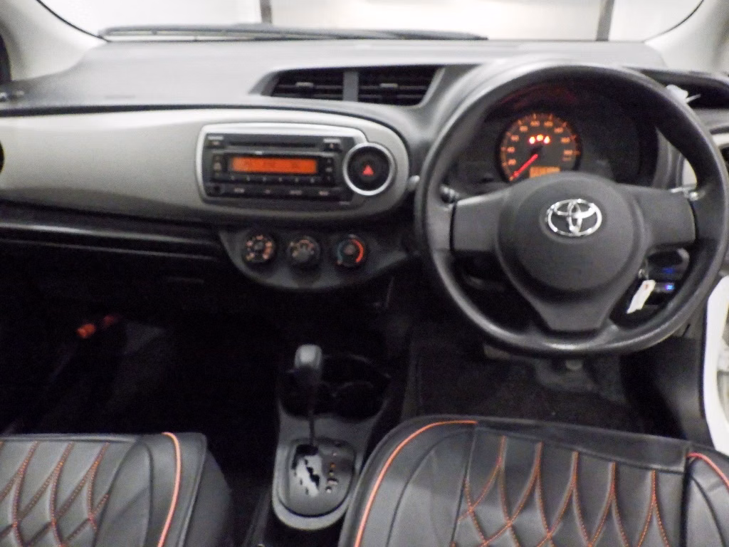TOYOTA VITZ