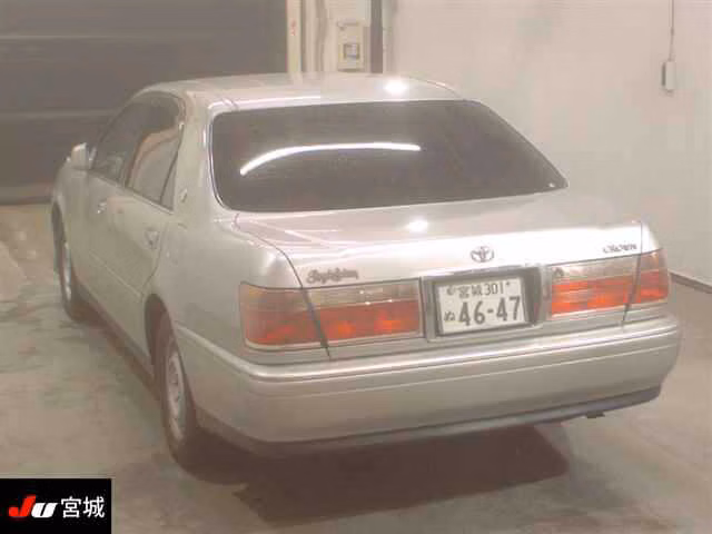 TOYOTA CROWN