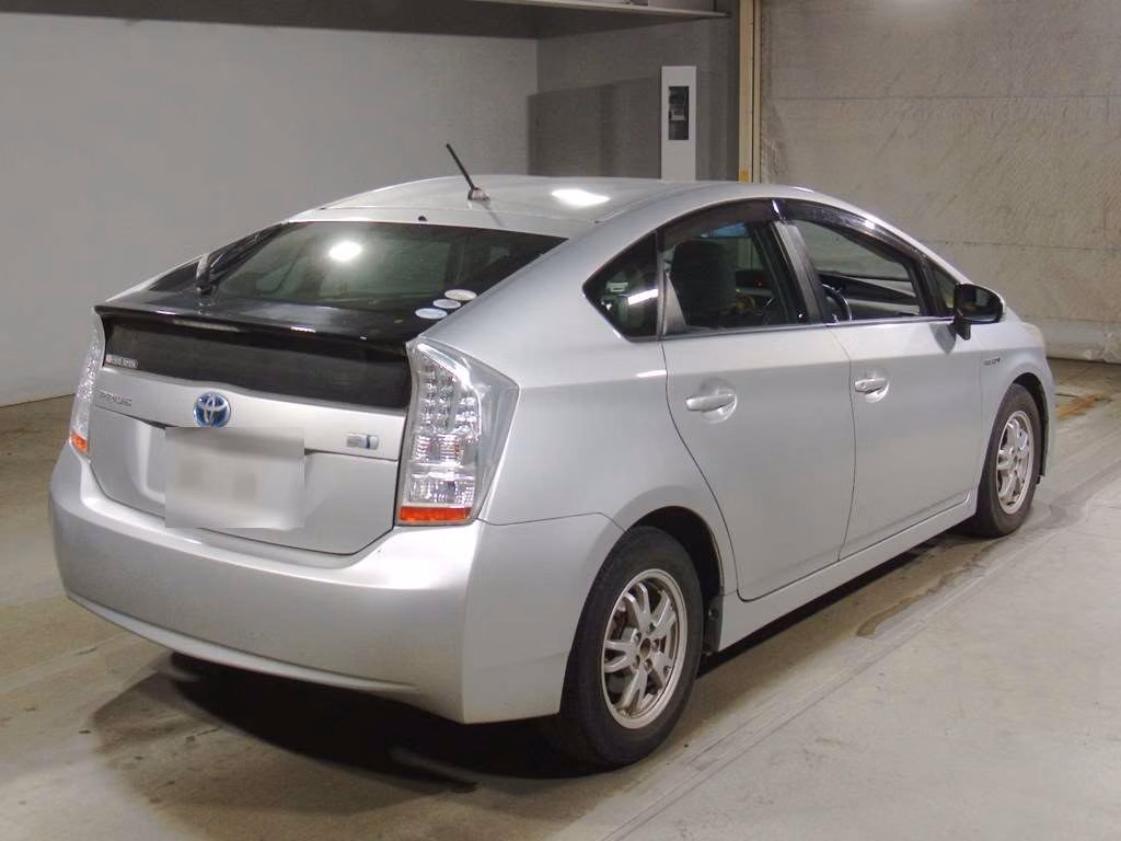 TOYOTA PRIUS