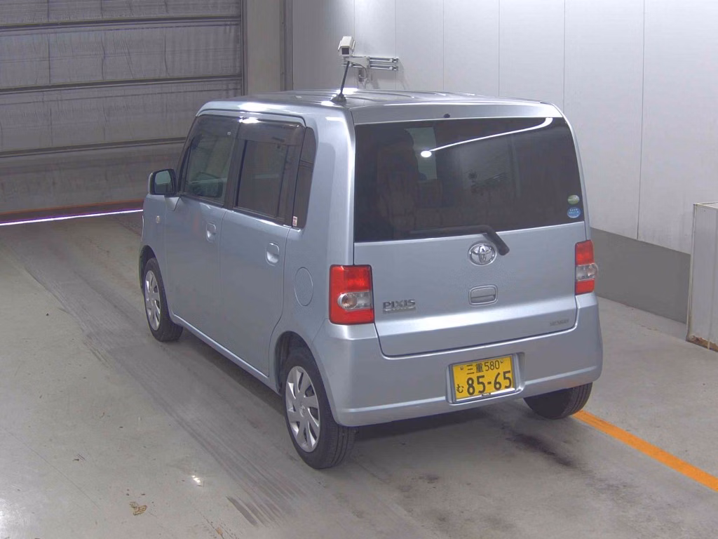 TOYOTA PIXIS SPACE
