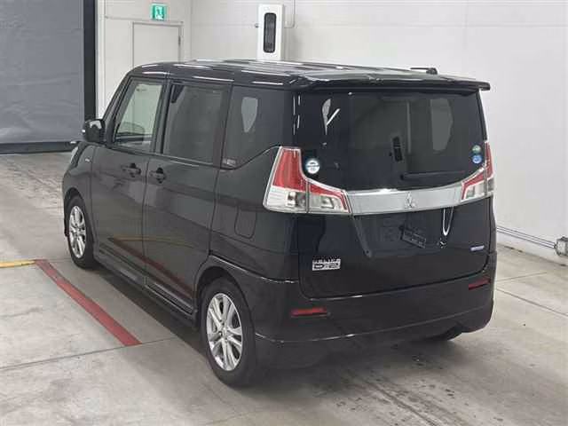 MITSUBISHI DELICA D:2
