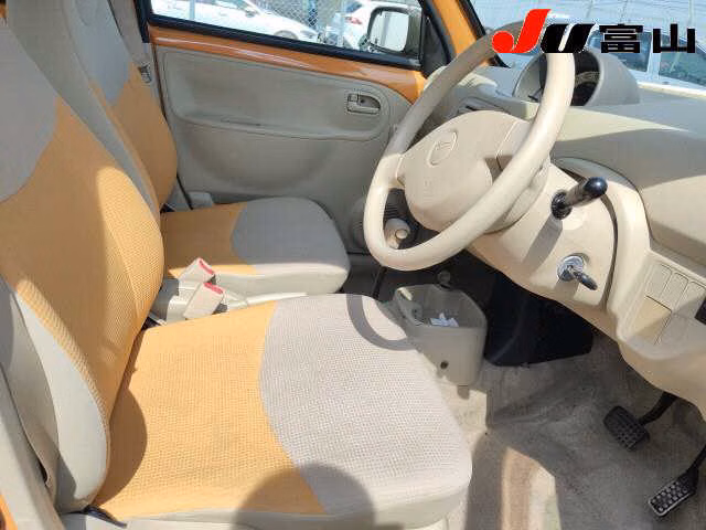 DAIHATSU ESSE