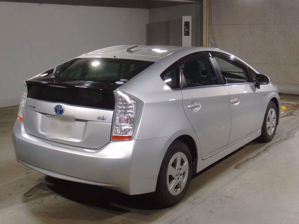 TOYOTA PRIUS