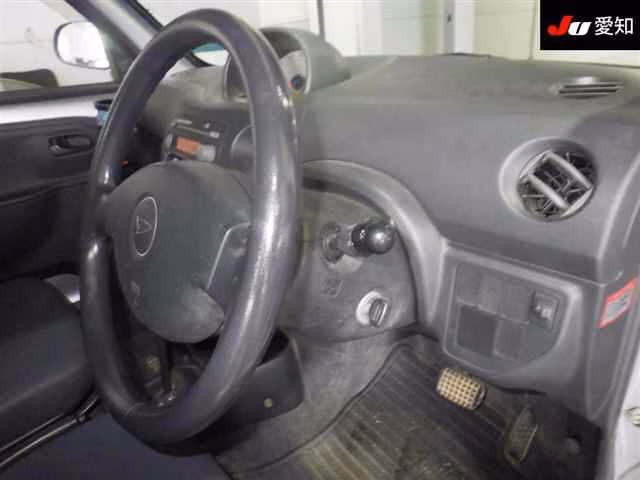DAIHATSU ESSE
