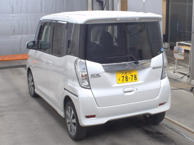 MITSUBISHI EK SPACE