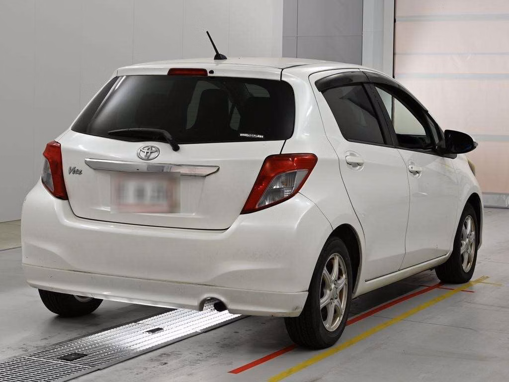 TOYOTA VITZ