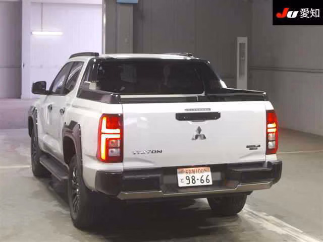 MITSUBISHI TRITON