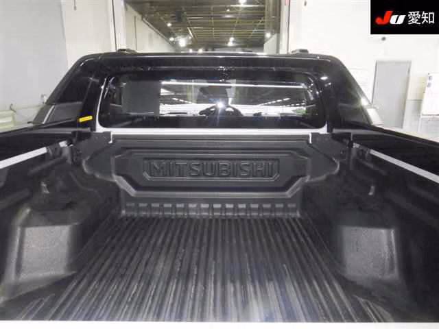 MITSUBISHI TRITON