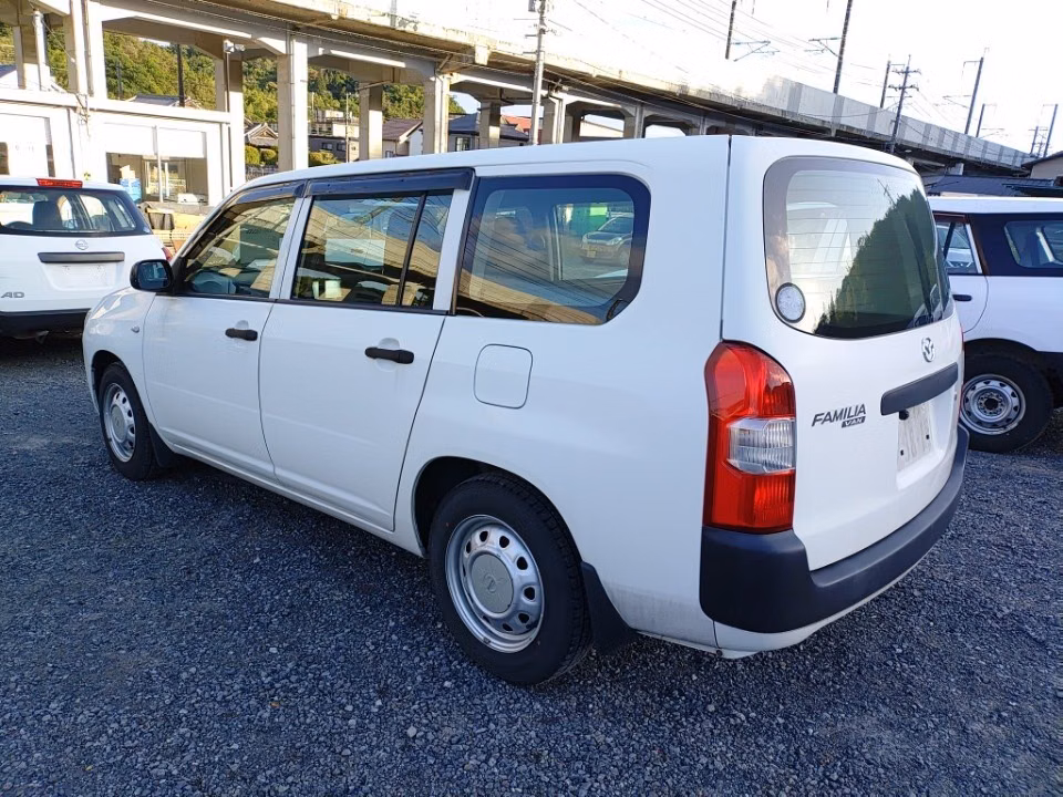 MAZDA FAMILIA